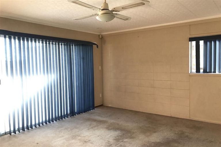 Photo of property in 2/21 Buckingham Crescent, Manukau, Auckland, 2025