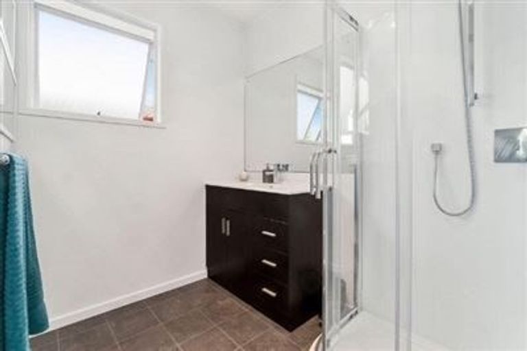 Photo of property in 2/23 Mildmay Road, Henderson, Auckland, 0610