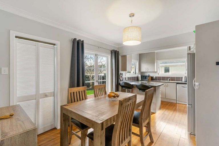 Photo of property in 20 Grove Road, Papakura, 2110