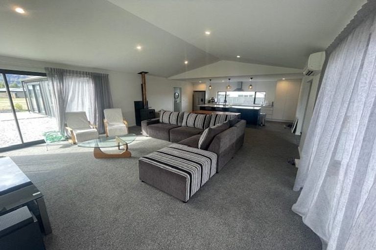 Photo of property in 24 Grandview Road, Lake Hawea, 9382