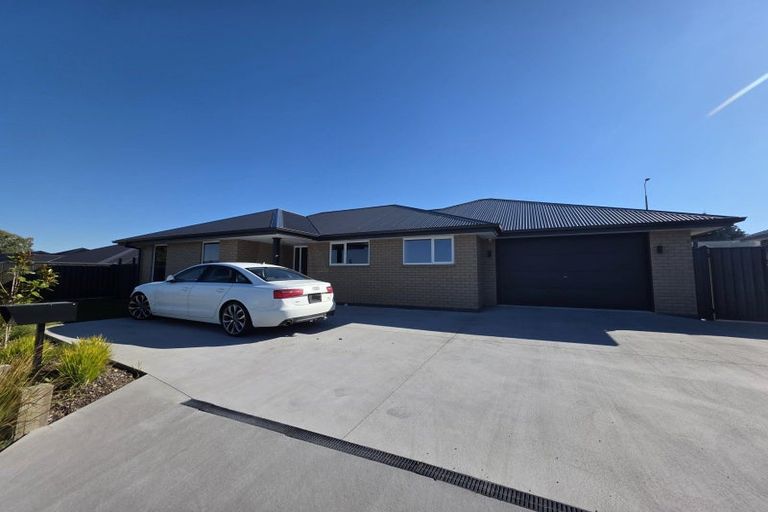 Photo of property in 15 Royal Oak Crescent, Holmes Hill, Oamaru, 9401