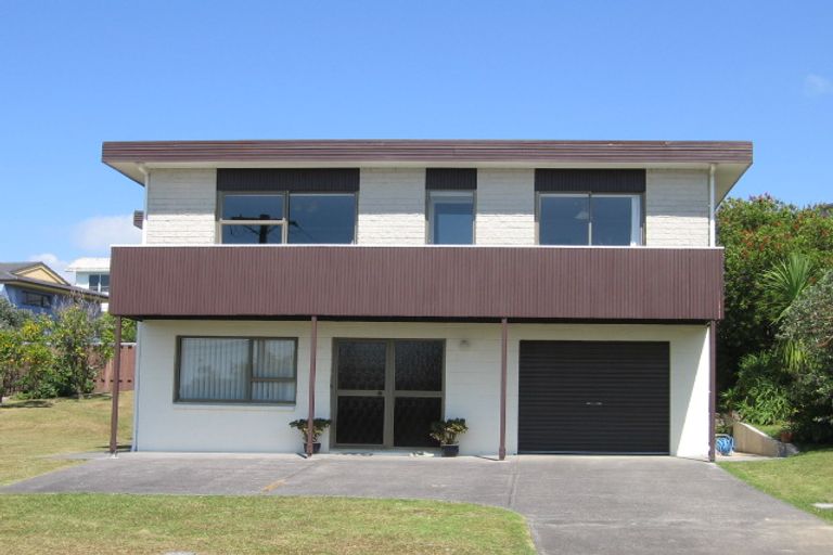 Photo of property in 24 Eastcliffe Road, Castor Bay, Auckland, 0620