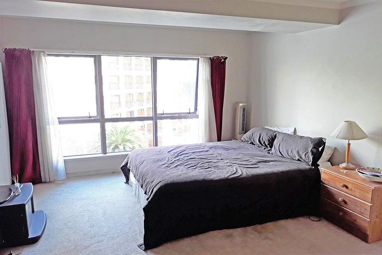 Photo of property in 1 Emily Place, Bellevue, Tauranga, 3110