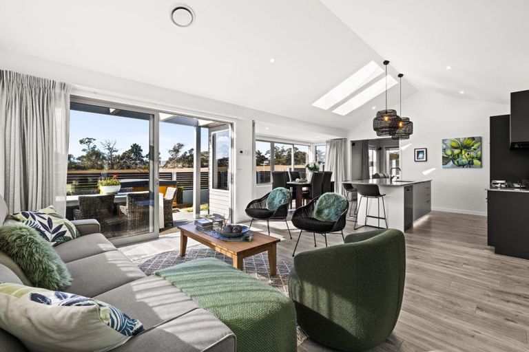 Photo of property in 143 Arataki Road, Havelock North, 4130