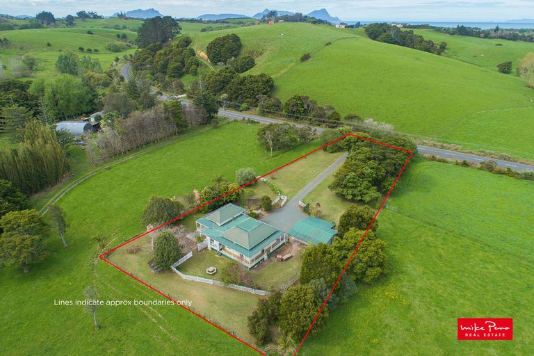 Photo of property in 243 Rosythe Road, Waipu, 0582