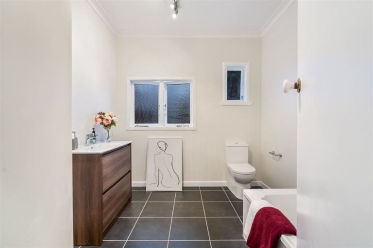 Photo of property in 19 Clevedon Road, Papakura, 2110