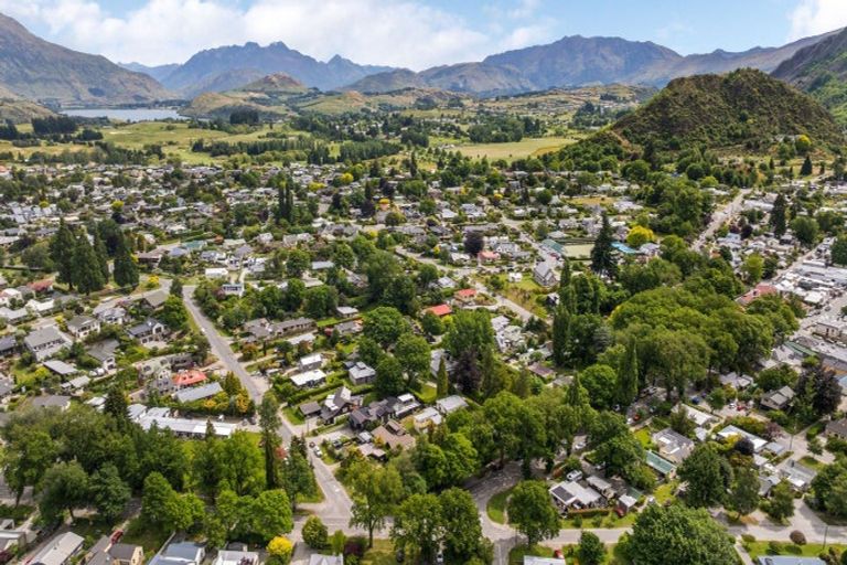 Photo of property in 74 Buckingham Street, Arrowtown, 9302