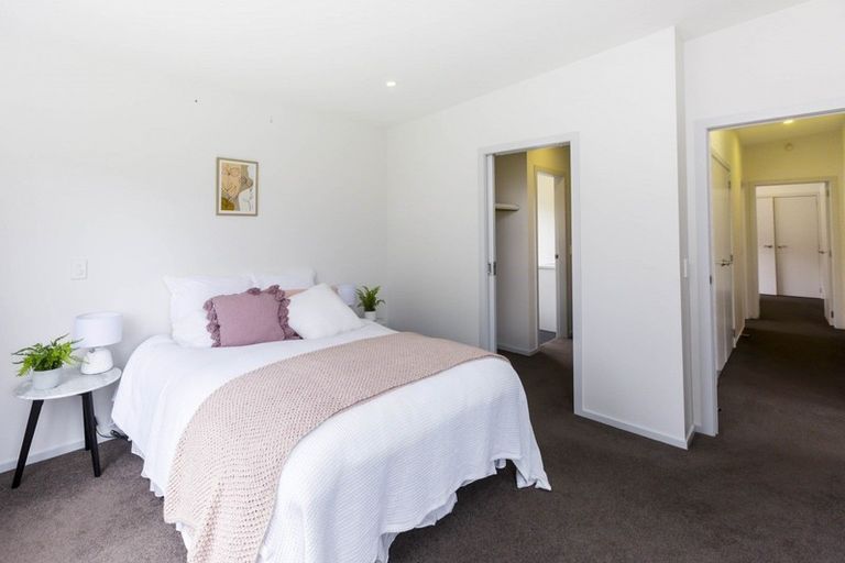 Photo of property in 16 Lane Street, Wallaceville, Upper Hutt, 5018