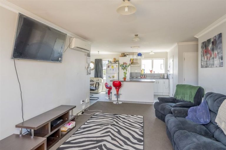 Photo of property in 35 Solway Street, Levin, 5510