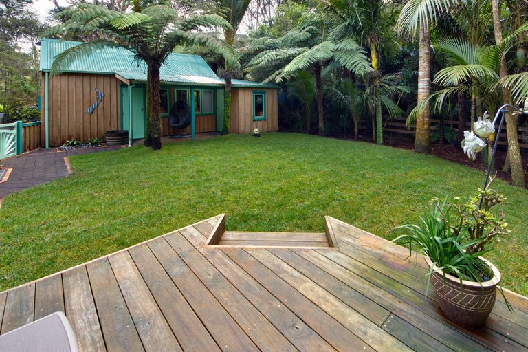 Photo of property in 6 Cochran Road, Oratia, Auckland, 0604
