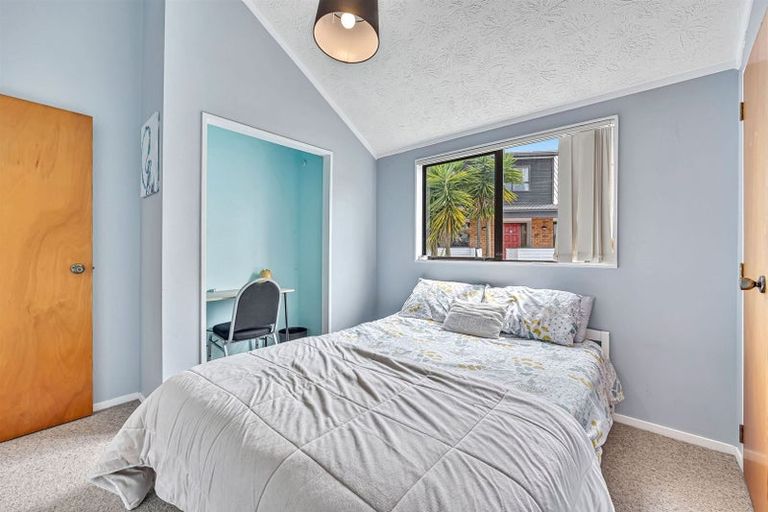 Photo of property in 38 Eugenia Rise, Totara Heights, Auckland, 2105