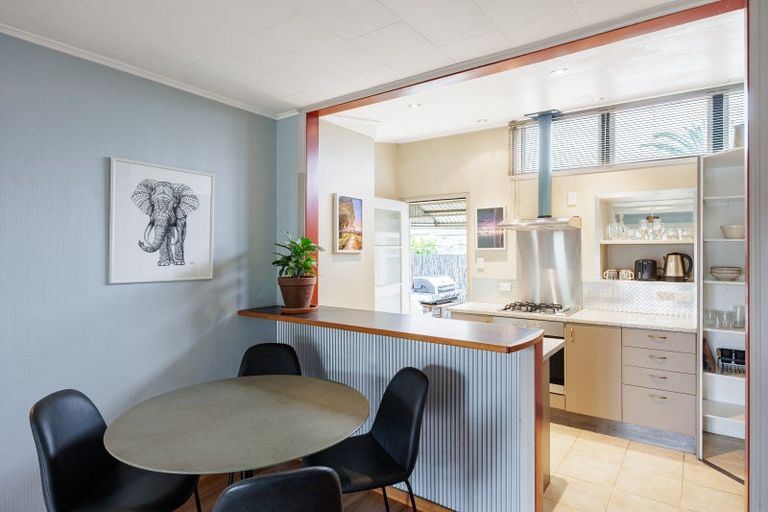Photo of property in 56 Taradale Road, Marewa, Napier, 4110