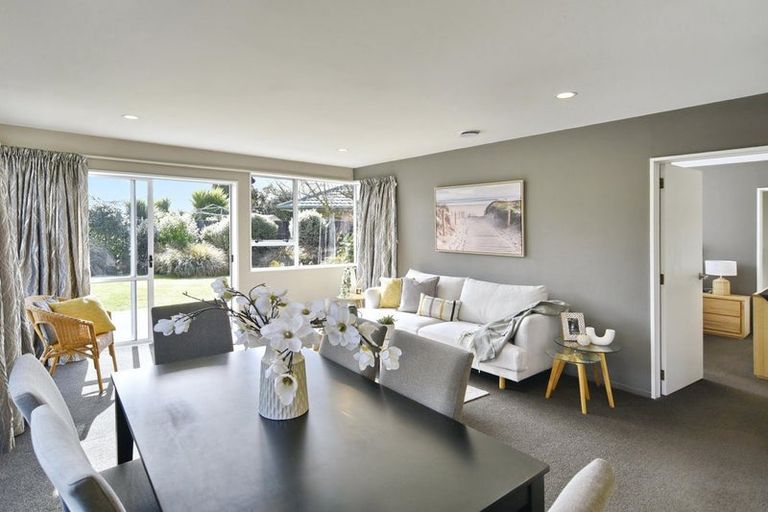 Photo of property in 28 Shenley Drive, Belfast, Christchurch, 8051