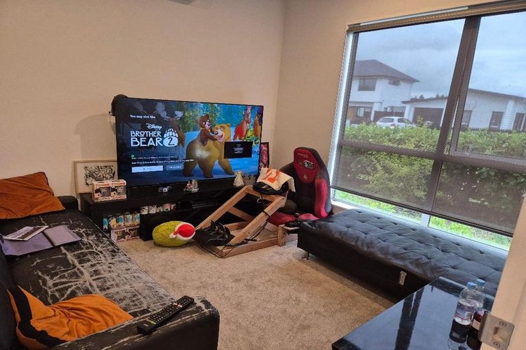 Photo of property in 5 Siren Street, Wainui, 0932