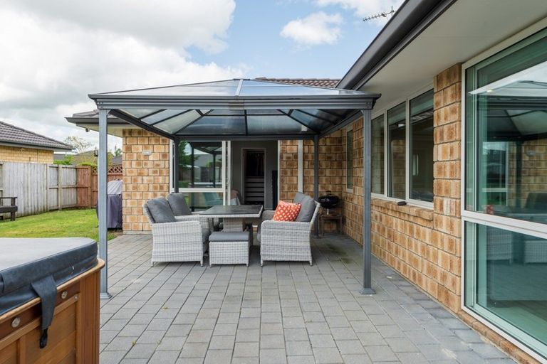 Photo of property in 8 Whitney Place, Rototuna North, Hamilton, 3210