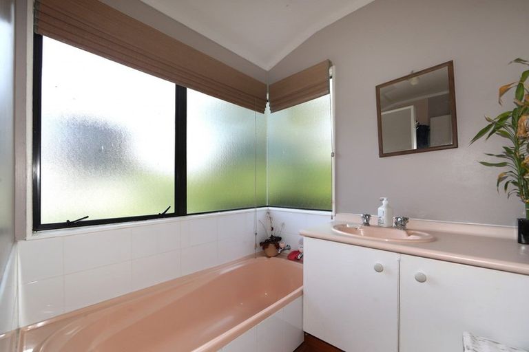 Photo of property in 37a Tauroa Road, Havelock North, 4130