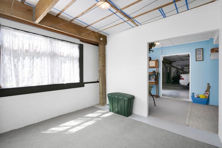 Photo of property in 18 Shaldon Crescent, Blagdon, New Plymouth, 4310