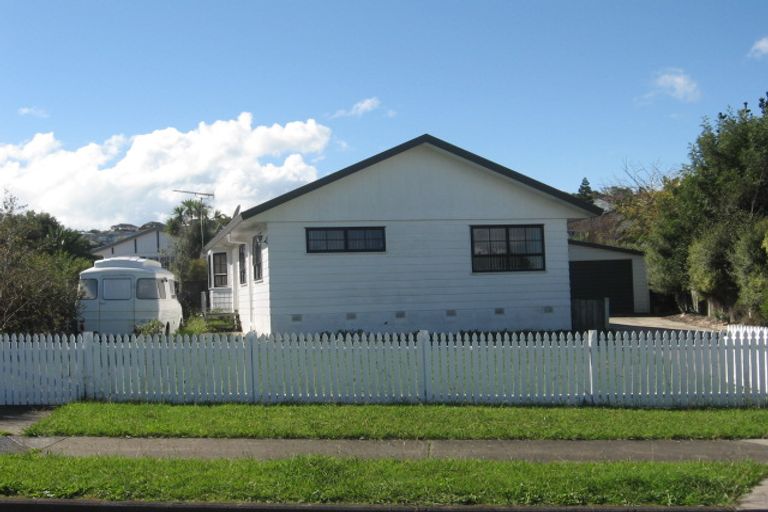 Photo of property in 9 De Quincey Terrace, Highland Park, Auckland, 2010