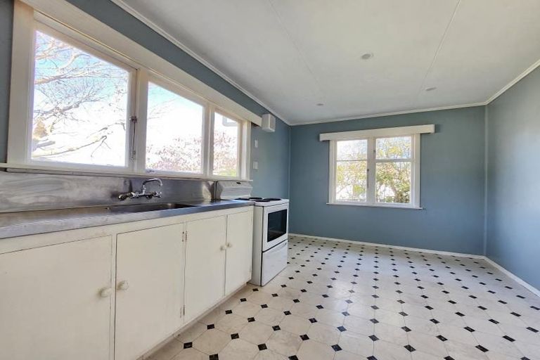 Photo of property in 118 Broderick Road, Johnsonville, Wellington, 6037