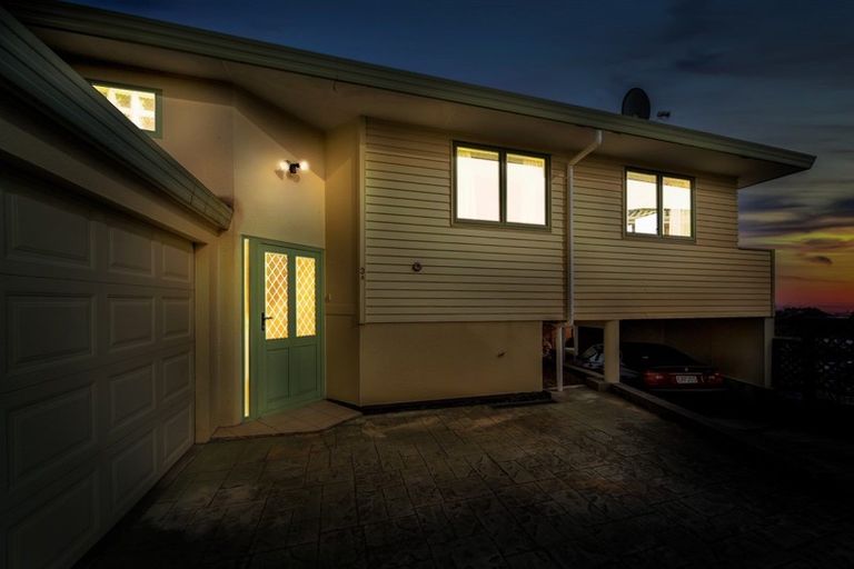 Photo of property in 3a Hillcrest Street, Glen Avon, New Plymouth, 4312
