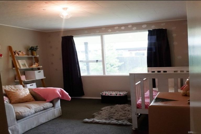 Photo of property in 17 Coates Place, Rangiora, 7400