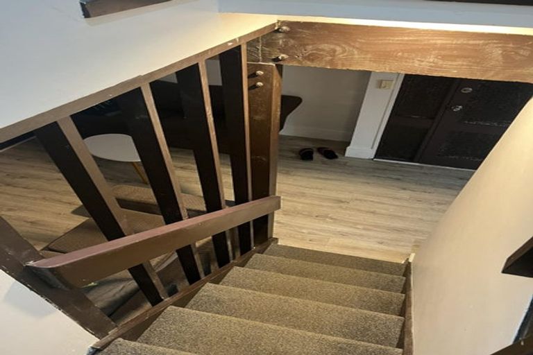 Photo of property in 2/104 Pakuranga Road, Pakuranga, Auckland, 2010