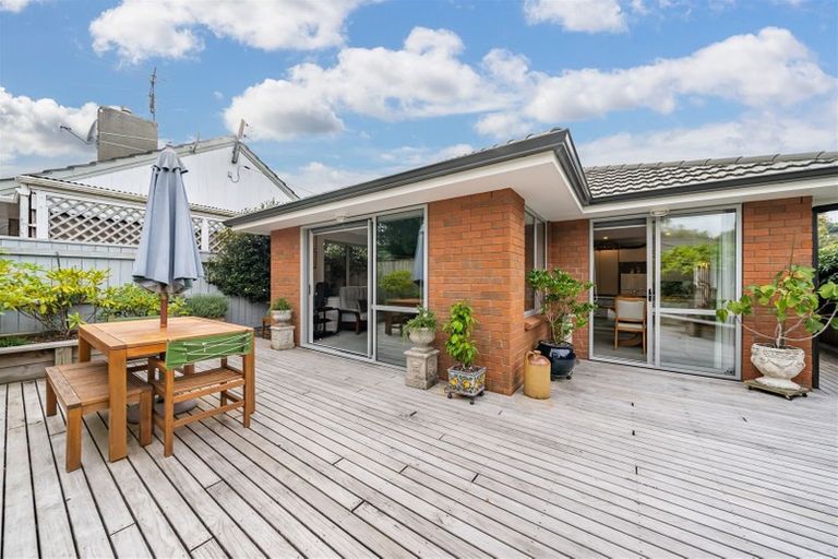 Photo of property in 2/32 Marion Street, Silverstream, Upper Hutt, 5019