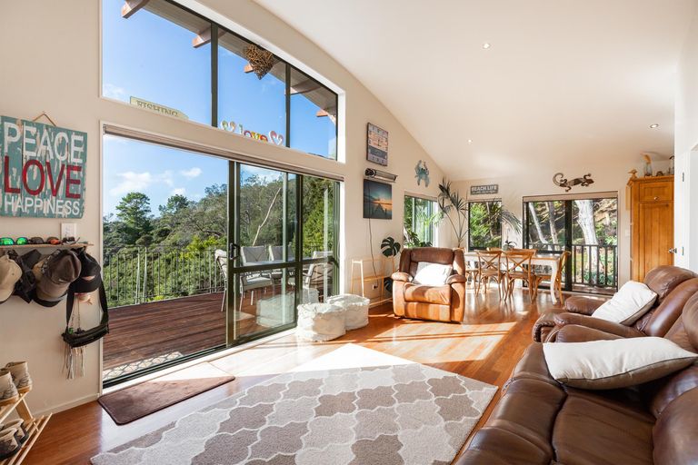Photo of property in 8a Schoolhouse Bay Road, Kawau Island, 0920