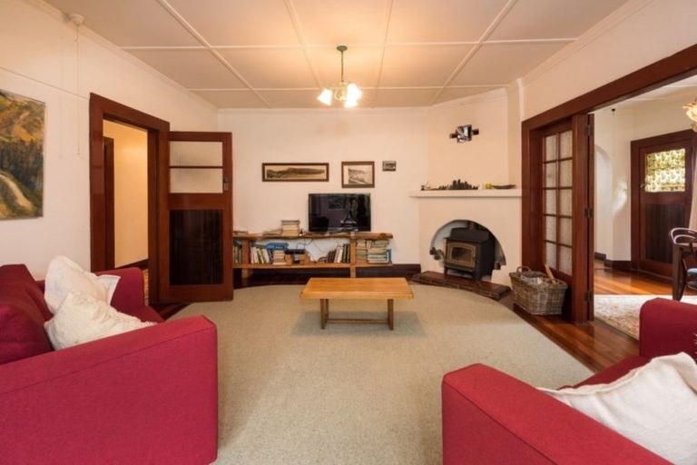 Photo of property in 18 Newgate Street, Picton, 7220