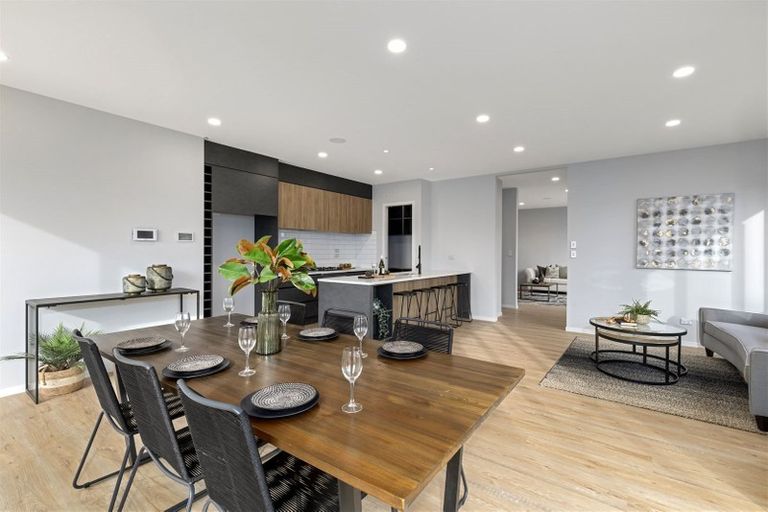 Photo of property in 51 Vinistra Road, Kumeu, 0810