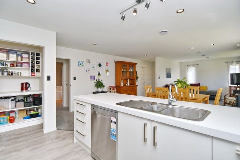 Photo of property in 3 Catchpole Place, Woodend, 7610