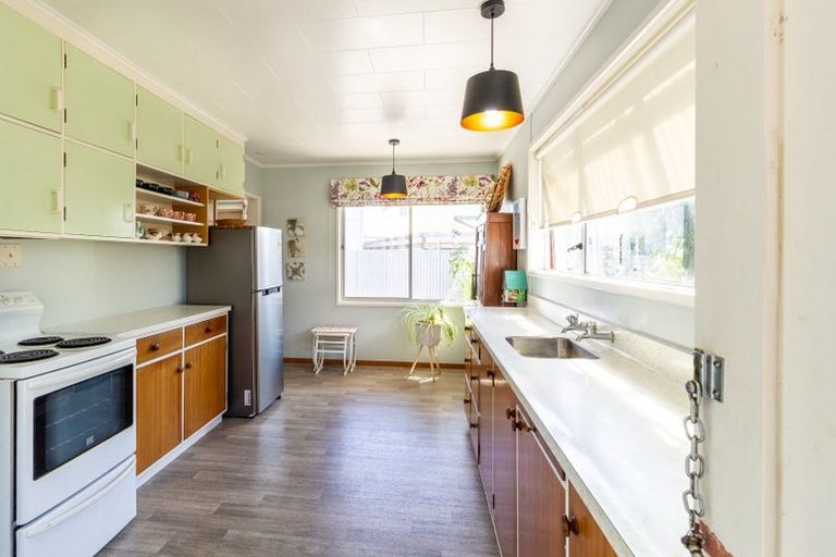 Photo of property in 4/1204 Heretaunga Street East, Parkvale, Hastings, 4122