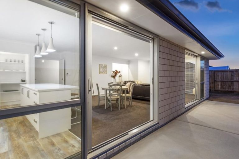 Photo of property in 17 Monaro Place, Papamoa, 3118