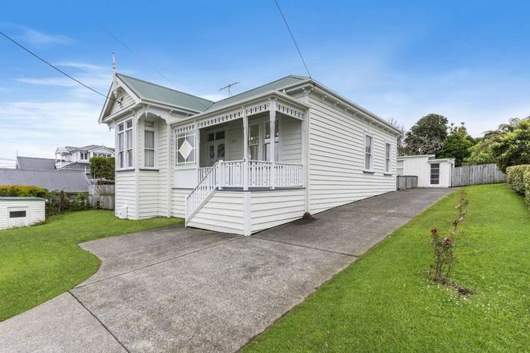 Photo of property in 5 Mariposa Crescent, Birkenhead, Auckland, 0626