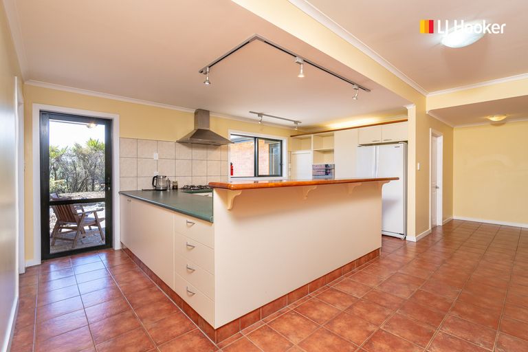 Photo of property in 1 Joshua Place, Helensburgh, Dunedin, 9010