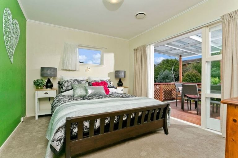 Photo of property in 18 Bentley Avenue, Glenfield, Auckland, 0629
