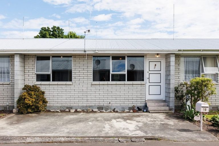 Photo of property in 10 Kiwi Court, Roslyn, Palmerston North, 4414