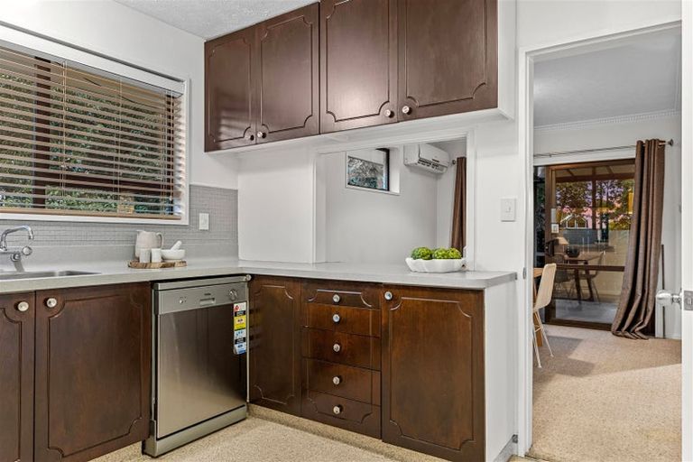 Photo of property in 1/10 Rembrandt Place, Burnside, Christchurch, 8053