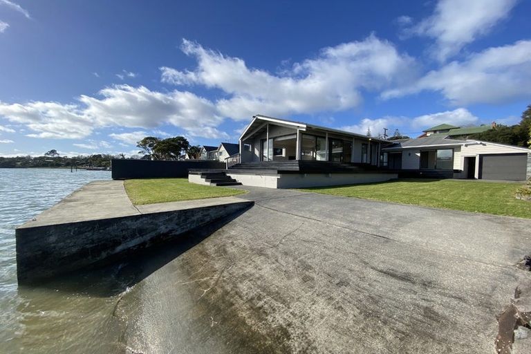 Photo of property in 62 The Terrace, Herald Island, Auckland, 0618