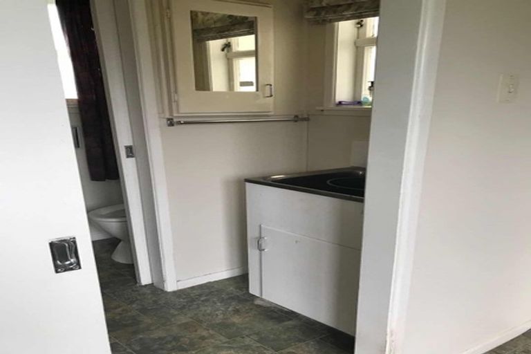 Photo of property in 58 Glendale Road, Glen Eden, Auckland, 0602