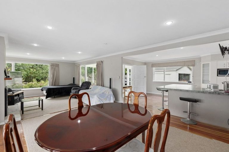 Photo of property in 173 State Highway 1, Waikanae, 5391