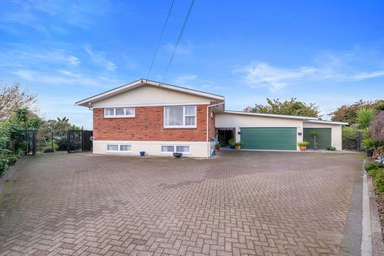Photo of property in 11 Hillcrest Avenue, Hillcrest, Auckland, 0627