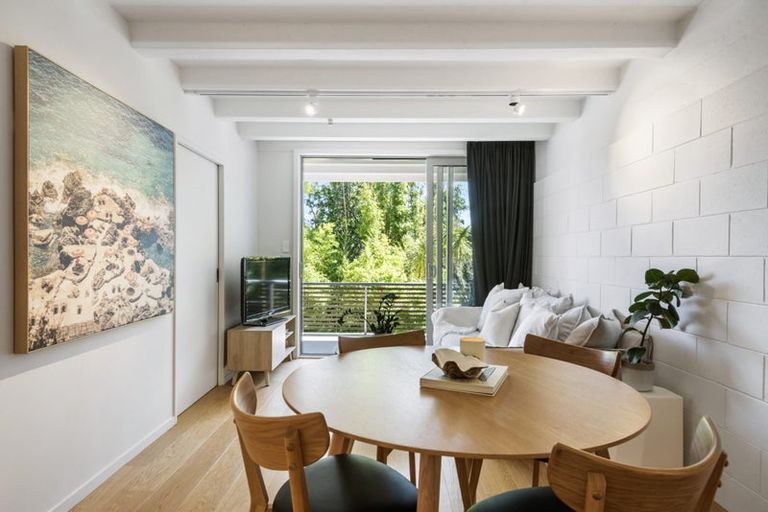 Photo of property in 14/73 Princes Street, Northcote Point, Auckland, 0627