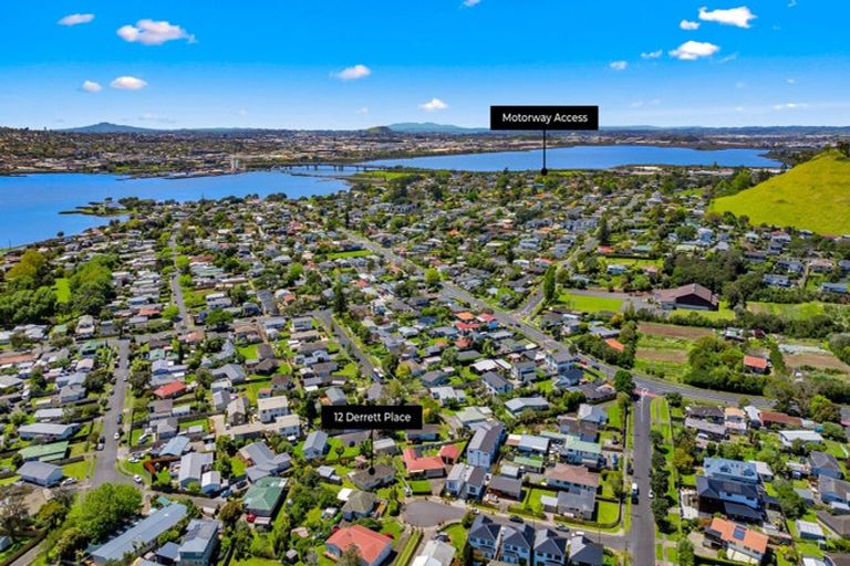 Photo of property in 12 Derrett Place, Mangere Bridge, Auckland, 2022