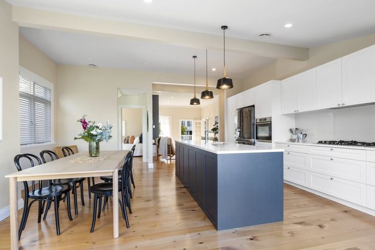 Photo of property in 26 Jubilee Avenue, Devonport, Auckland, 0624