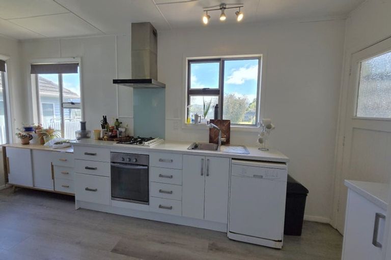 Photo of property in 15 Wright Street, Wainuiomata, Lower Hutt, 5014