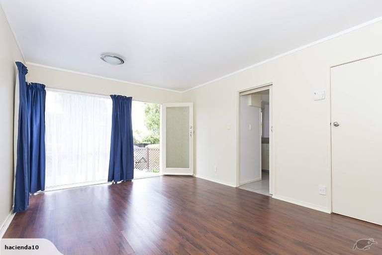 Photo of property in 1/4 Panorama Road, Mount Wellington, Auckland, 1060