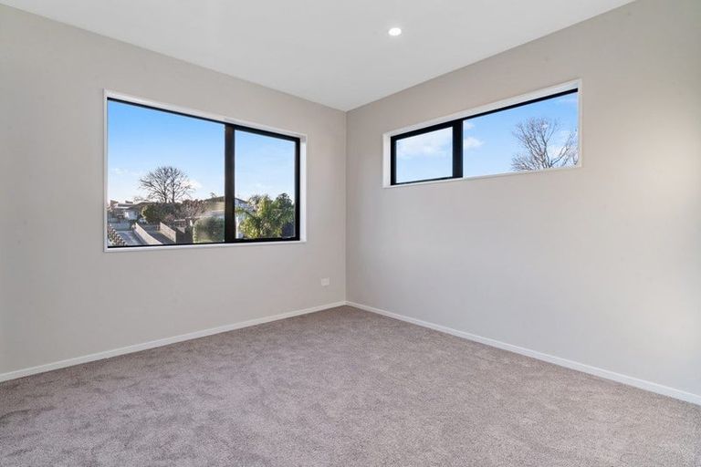 Photo of property in 86a Kervil Avenue, Te Atatu Peninsula, Auckland, 0610
