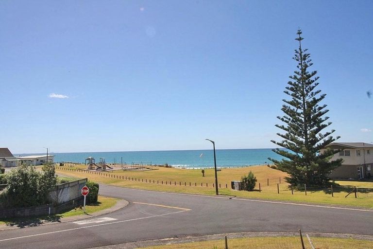 Photo of property in 40 Kon Tiki Road, Whiritoa, Whangamata, 3691