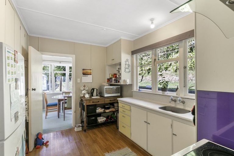 Photo of property in 142 Helston Road, Paparangi, Wellington, 6037